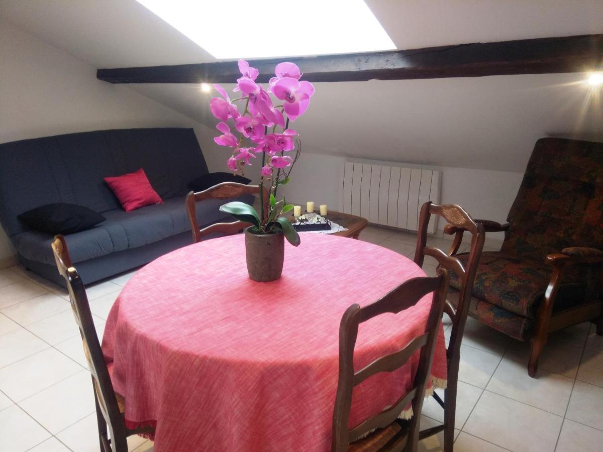Appartement En Location Touristique Pour 4 Personnes Docelles Экстерьер фото